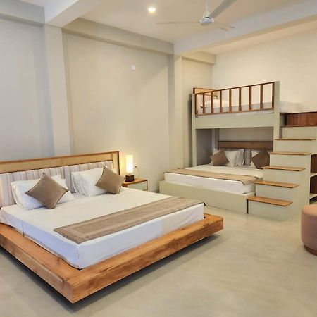 Hotel Blue Note Хикадува Екстериор снимка