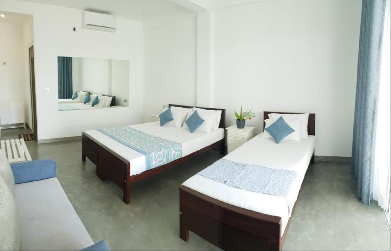 Hotel Blue Note Хикадува Екстериор снимка